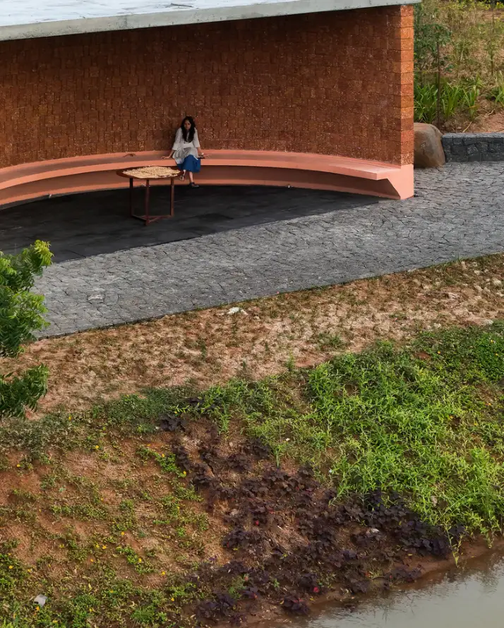 Four Walls Pavilion 5