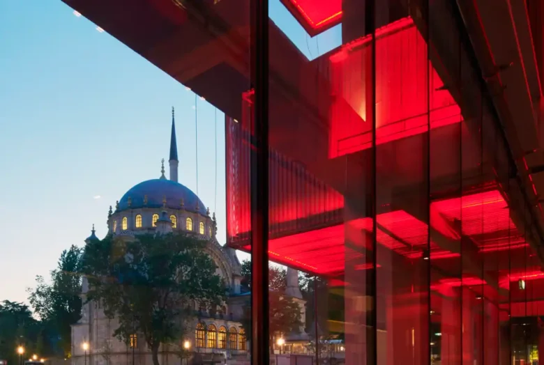 İstanbul Resim ve Heykel Müzesi emre arolat 2