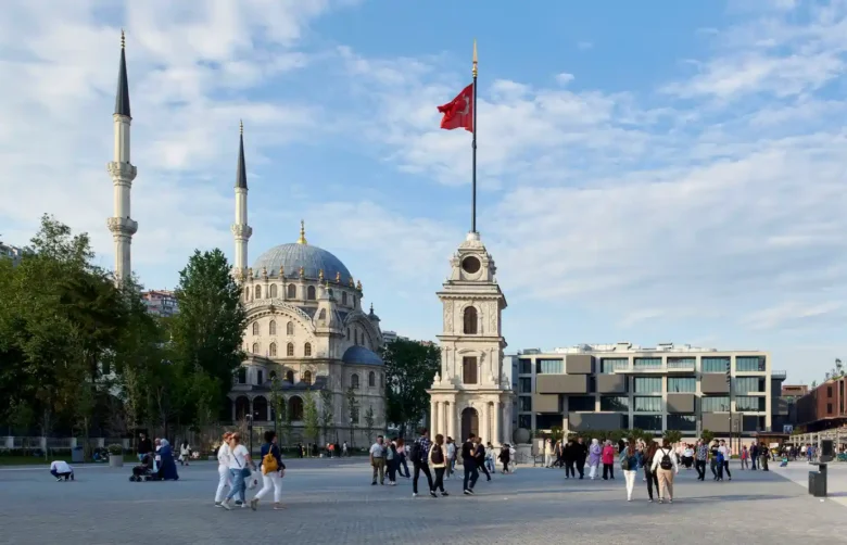İstanbul Resim ve Heykel Müzesi emre arolat 3