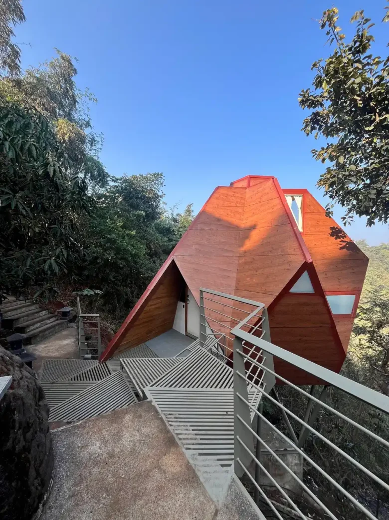 Jugnoo Cabin 6
