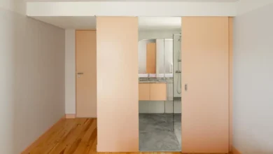 The Porch House konut projesi yatak odası dolabı pembe