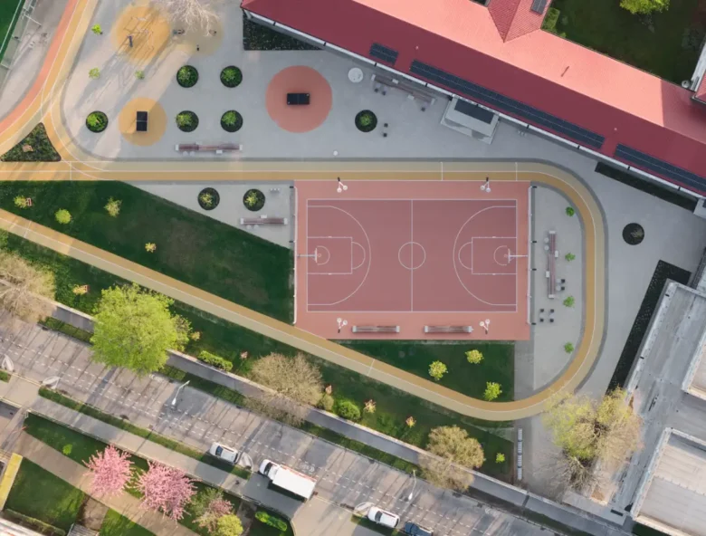 Warsaw Uprising Mound basketbol sahası